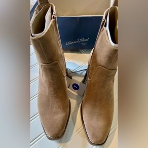Universal thread goods co tan booties